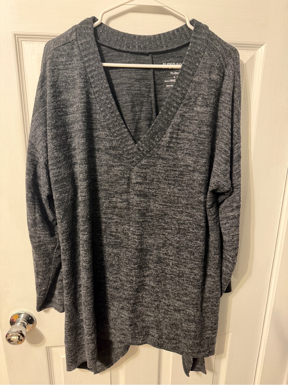 "Super Soft Plush" V-Neck Drop Shoulder Tunic Sweater Torrid 1X